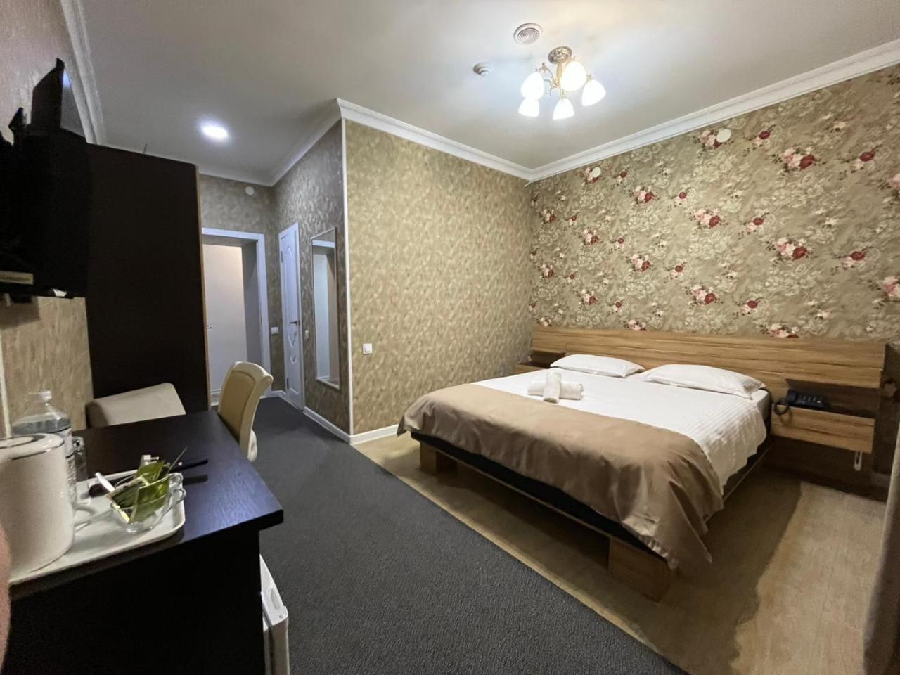 Hotel "Continent" Halal Караганда Экстерьер фото